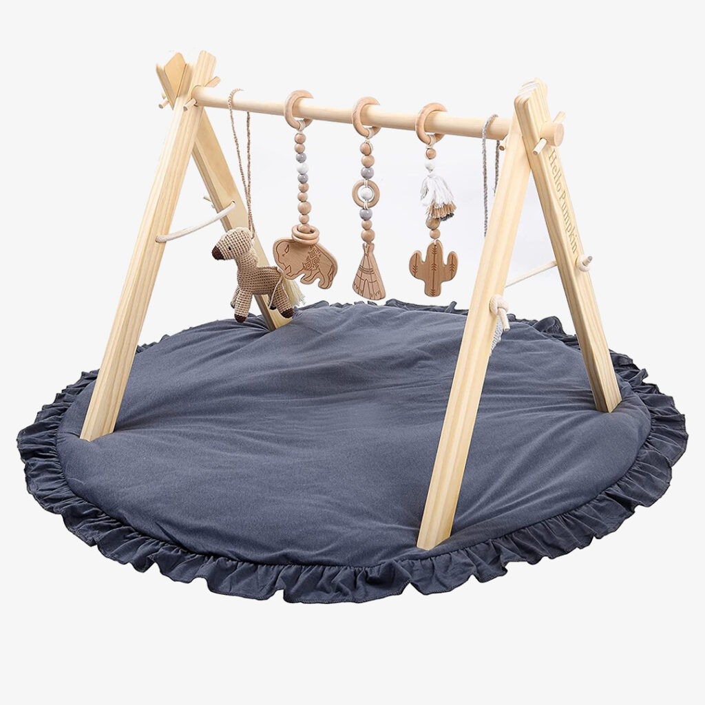 baby gym : hello pumpkin Wooden Baby Play Gym with Black Mat
